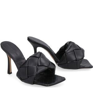 Never worn too small for my feet after I got pregnant.